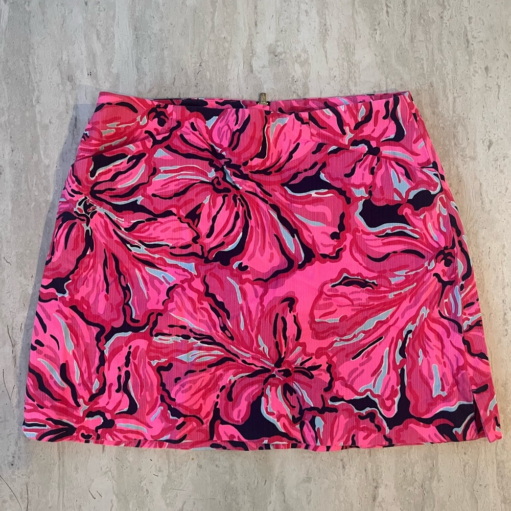 Lilly skirt lined with shorts!
